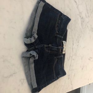 Abercrombie & Fitch low rise short